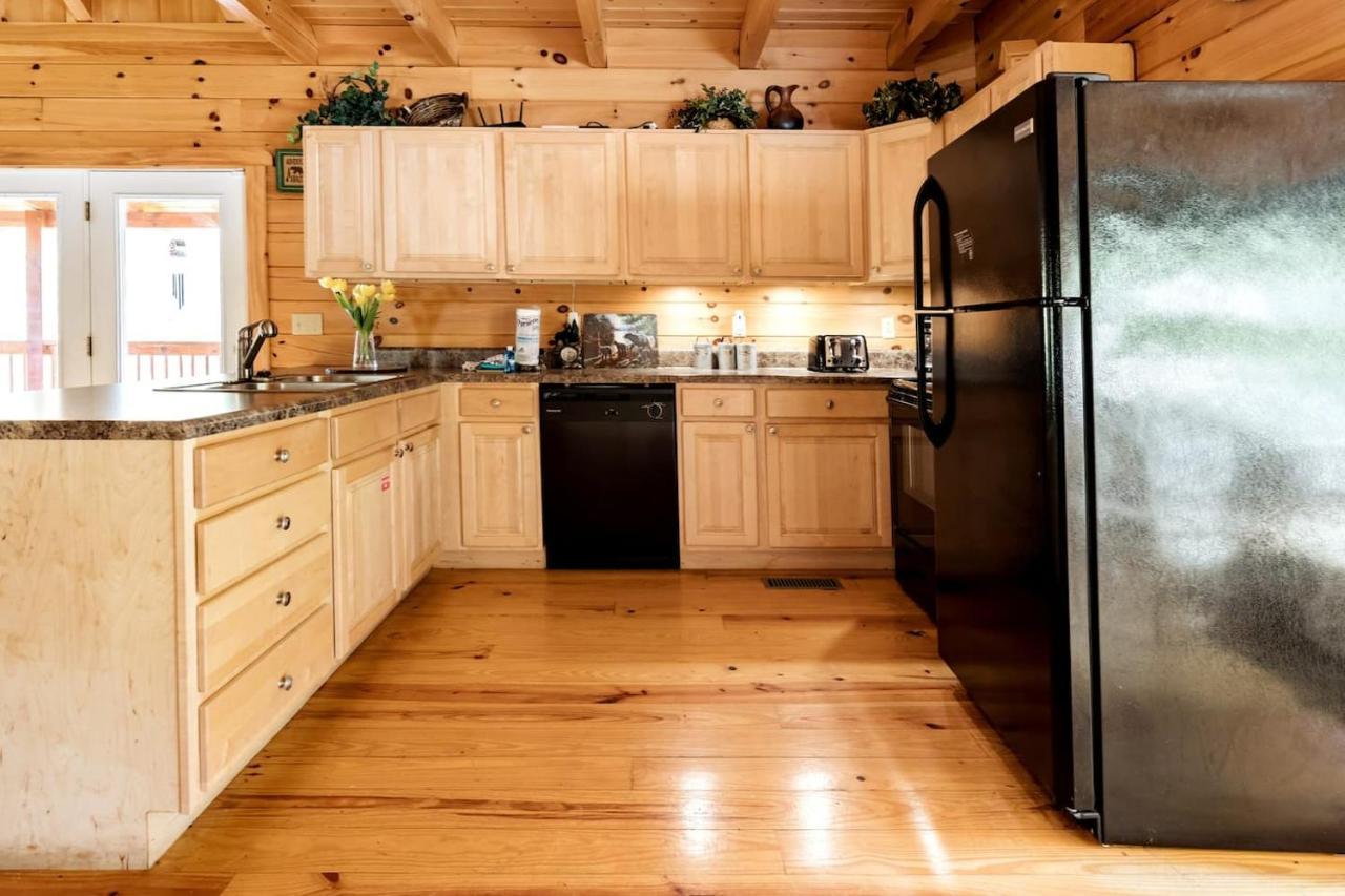 Smoky Mtn Hideaway - Cabin W/ Hot Tub & Pool Table Villa Sevierville Exterior photo