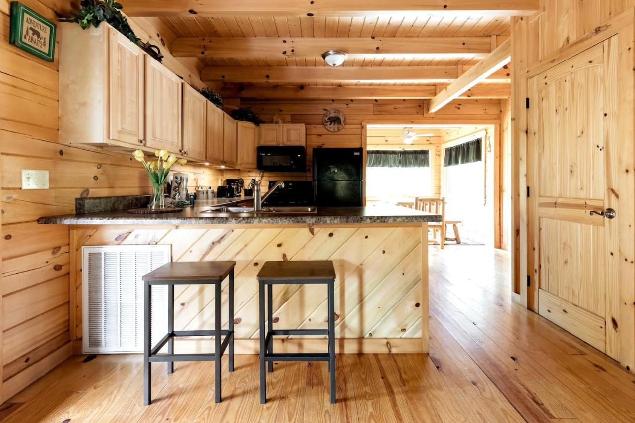 Smoky Mtn Hideaway - Cabin W/ Hot Tub & Pool Table Villa Sevierville Exterior photo