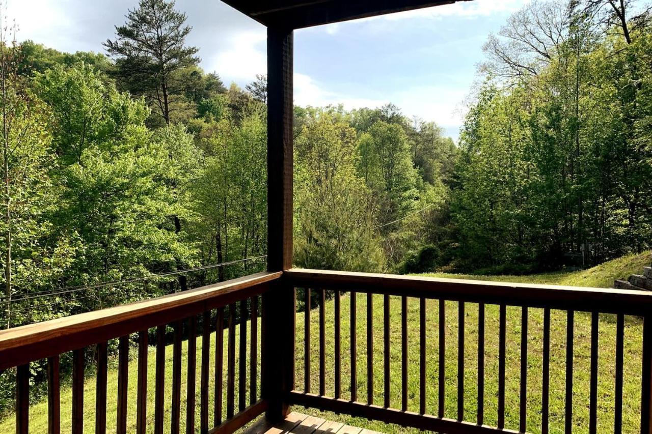 Smoky Mtn Hideaway - Cabin W/ Hot Tub & Pool Table Villa Sevierville Exterior photo